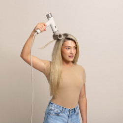 Сешоар Shark HD334EU, 1700W, Дифузер, 3 режима, 3 приставки, Защита от топлинно увреждане, 110°C, Йонизатор, Бял