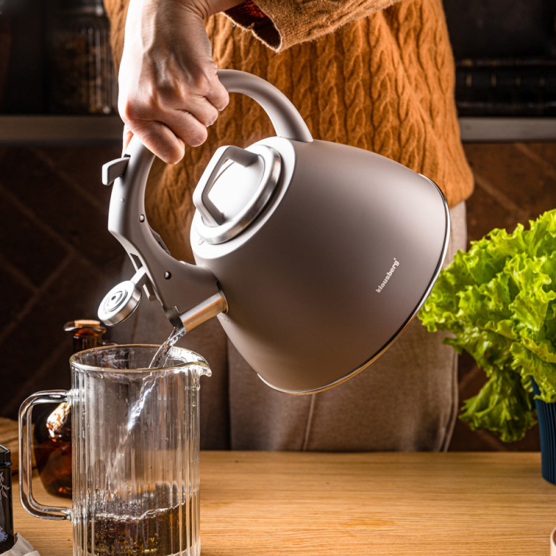 Свирещ чайник Klausberg KB 7953, 2.5 л, Неръждаема стомана, Топлоизолирана дръжка, Индукция, Бежов