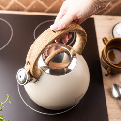 Свирещ чайник Klausberg KB 7956, 3l, Термоизолирана дръжка, Многослойно дъно, Индукция, Бежов