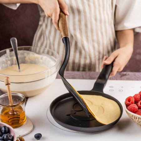 Тиган за палачинки Klausberg KB 7971, 18 см, Релефно дъно с усмивка, Незалепващо покритие, Без PFOA, Индукция, Черен