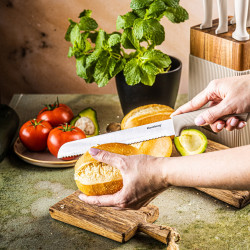 Комплект ножове Klausberg KB 7984, 8 части, Неръждаема стомана, Точило, Стойка от акациево дърво, Бежов/дървесен