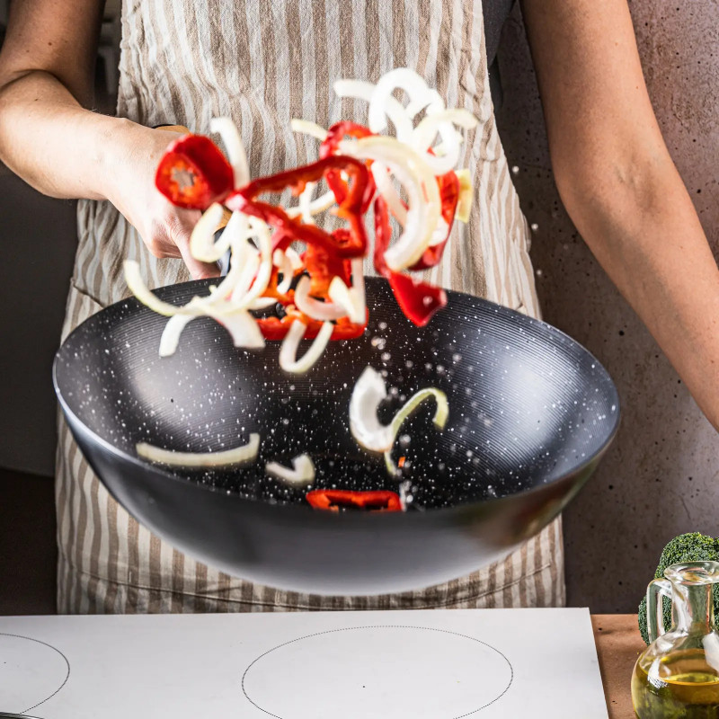 Уок тиган Kinghoff KH 1984, 30 см, Стъклен капак с отвор за пара, Мраморно покритие, Индукция, Черен