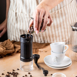 Ръчна кафемелачка Kinghoff KH 2002, 30 г, Керамичен механизъм, Безстепенно регулиране на фиността на смилане, Черен