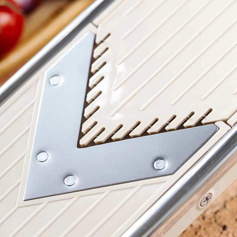 Ренде за зеленчуци Kinghoff KH 2006, Регулируема дебелина, V-образни остриета, Жулиен 5 мм, Бежов/Сив