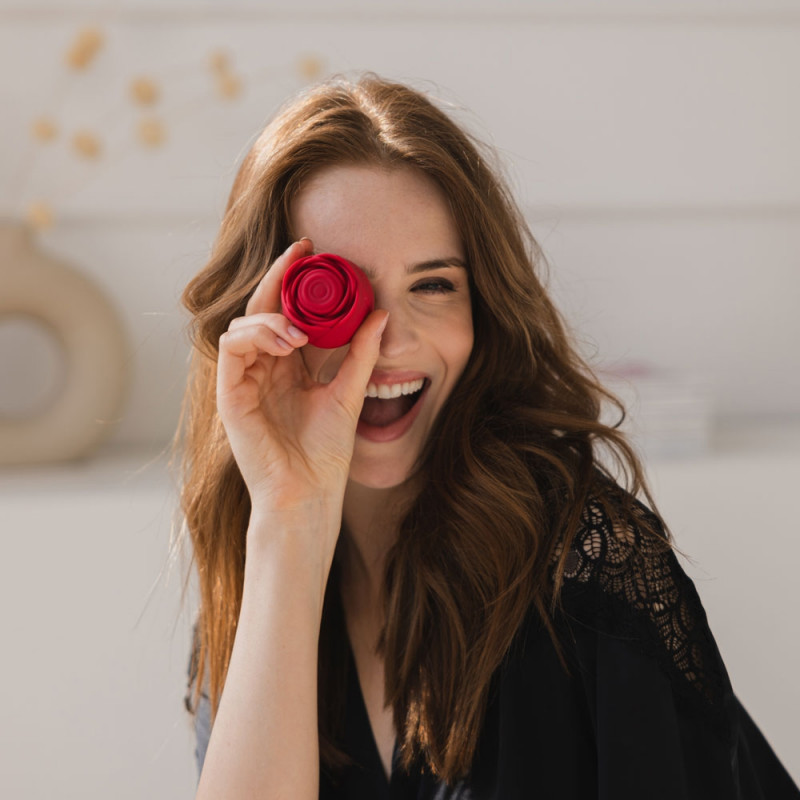 Интимен масажор Beautifly Rose Glow Pleaser, 5 режима, 5 скорости, 90 мин, Подходящ за ползване под душ/във вана, Антиалергичен силикон, Безшумен, Червен