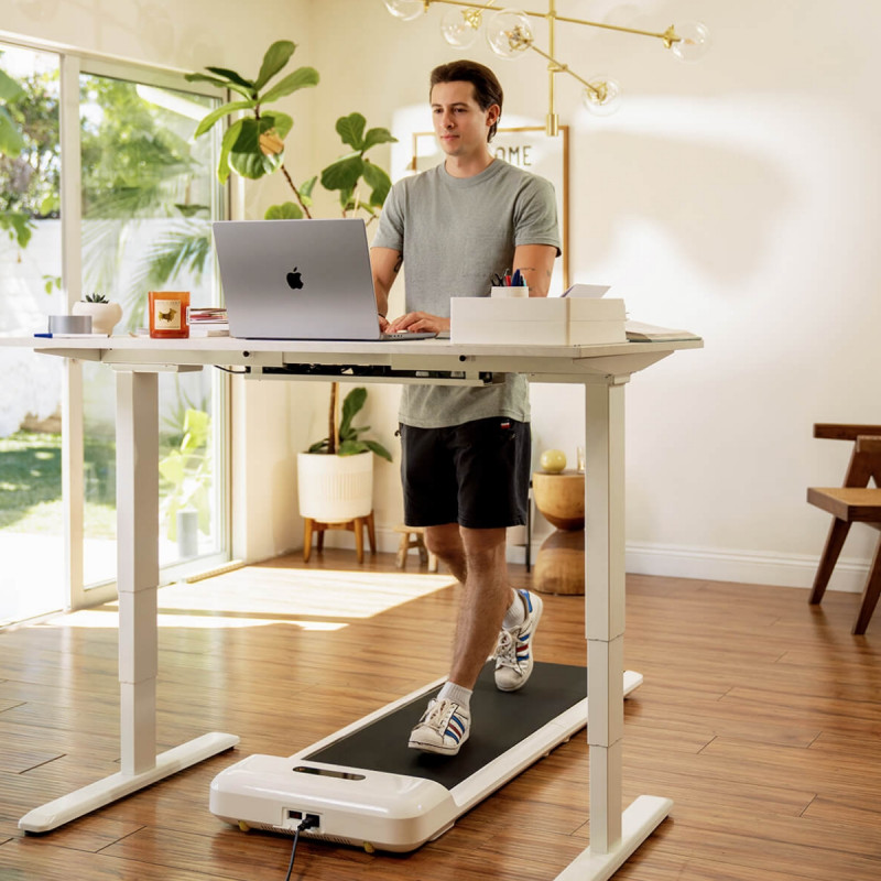 Бягаща пътека Xiaomi Kingsmith WalkingPad C2 WPS1F, 1 к.с, До 100 кг, 0.5/6 км/ч, Wi-Fi, LED, Bluetooth, Мобилно приложение, Сгъваема, Бял