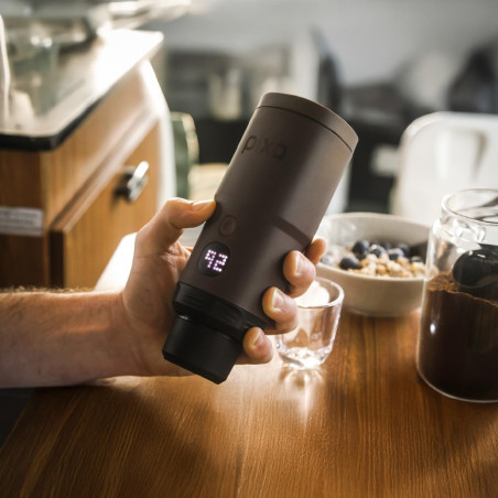 Преносима еспресо машина Wacaco Pixapresso, 20 bar, 9000 mAh, 120 мл, Мляно + капсули, LED тъч контрол, Тъмно бордо