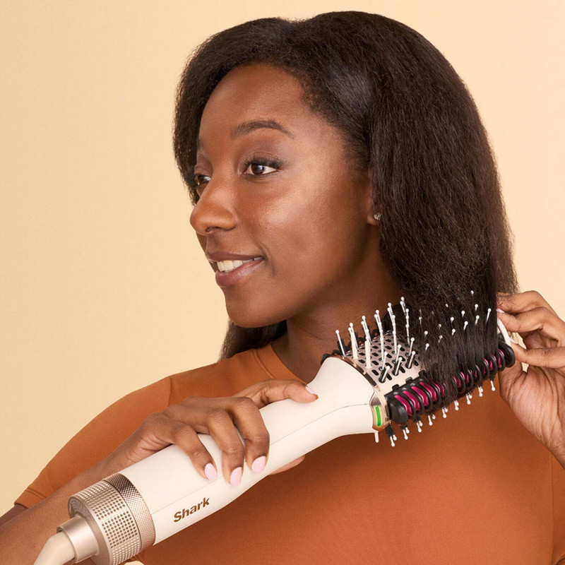 Четка за стилизиране и сушене на коса Shark SmoothStyle HT212EU, 900W, 3 темп, 215°C, Керамично покритие, Естествени косъмчета, Бял/копринен