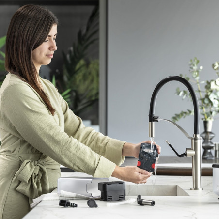 Еспресо машина DeLonghi Rivelia Onyx Black EXAM440.55.B, 1450W, 19 bar, 1.4 л, 16 напитки, Aroma, LatteCrema Hot, Twin Shot, Bean Adapt, TFT тъч дисплей, Черен мат