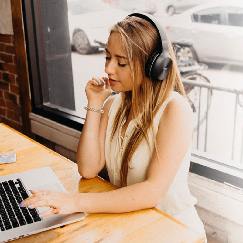 Безжични слушалки Edifier W800BT Plus BL, 40 мм, 55 часа, Динамични говорители, BT V5.1, USB-C, Qualcomm aptX, Multipoint, EQ режими, Черен