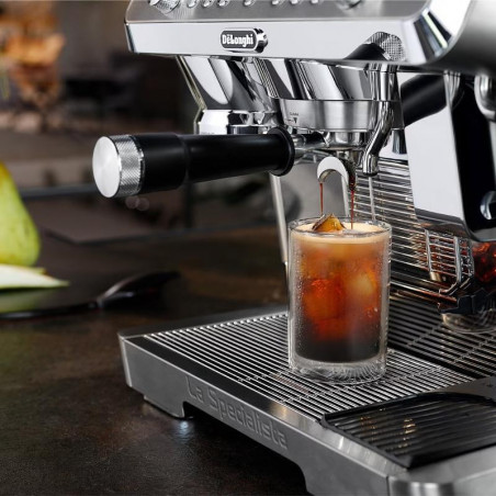 Еспресо машина DeLonghi EC9885.M La Specialista Maestro, 1450W, 19 bar, 2.5 л, 5 темп, 15 нива на смилане, Thermoblock, My LatteArt, LatteCrema, Сребрист