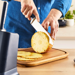 Кухненски нож Tefal K297S244, 20 см, Неръждаема стомана, Поставка с вградено точило, Предпазител за пръсти, Черен