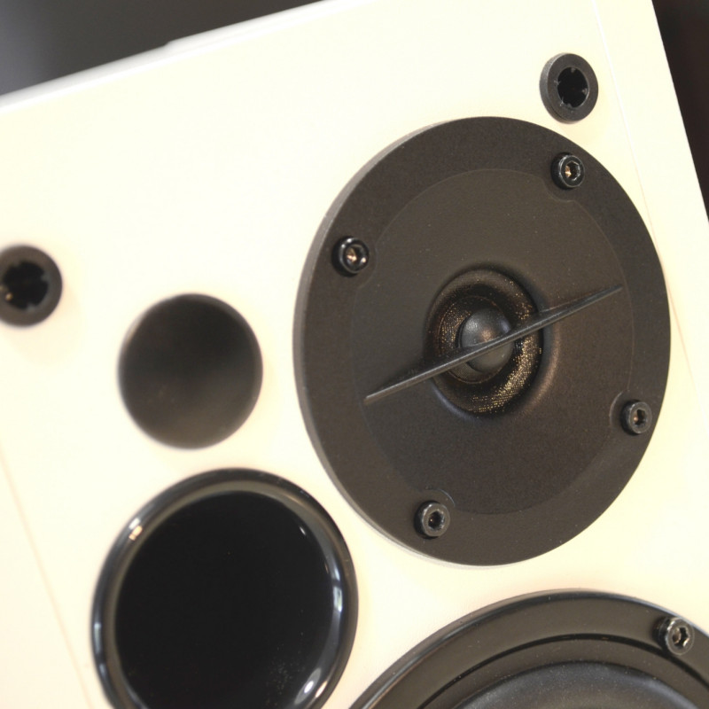 Тонколони Edifier R1280T WH-SL 2.0, 42W RMS, 2хRCA, Дистанционно управление, Дървен корпус, Бял/сребрист