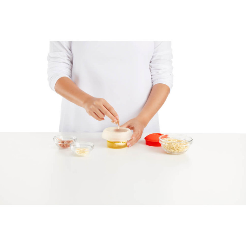 Уред за приготвяне на яйце в микровълнова Lekue 1009028, 100 мл, За 1 яйце, Платинен силикон, Прозрачен/Червен