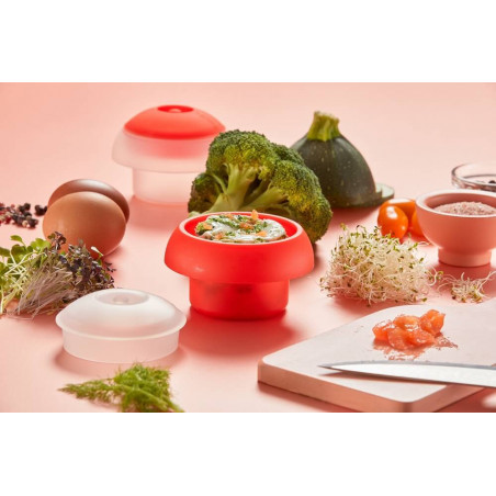 Уред за приготвяне на яйце в микровълнова Lekue 1009028, 100 мл, За 1 яйце, Платинен силикон, Прозрачен/Червен