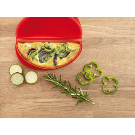 Съд за приготвяне на омлет в микровълнова Lekue 1009029, 23х10х3.5 см, Платинен силикон, От -60 до +220C, Прозрачен/Червен