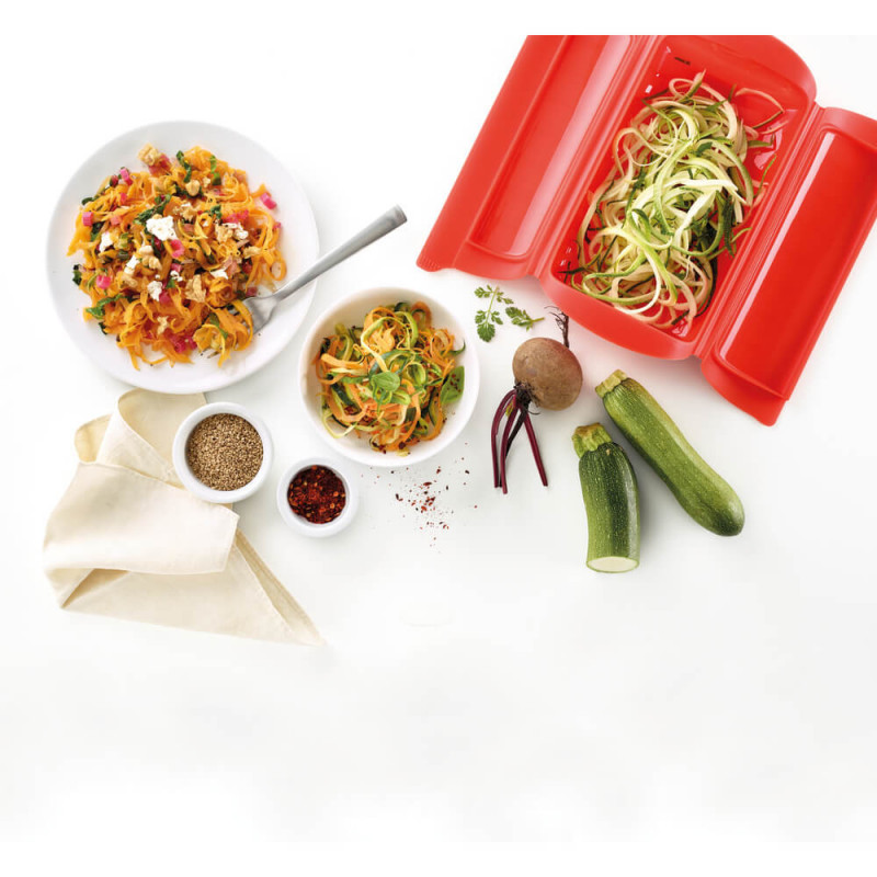 Съд за готвене на пара в микровълнова с решетка Lekue 1009048, 1-2 порции, Платинен силикон, Червен