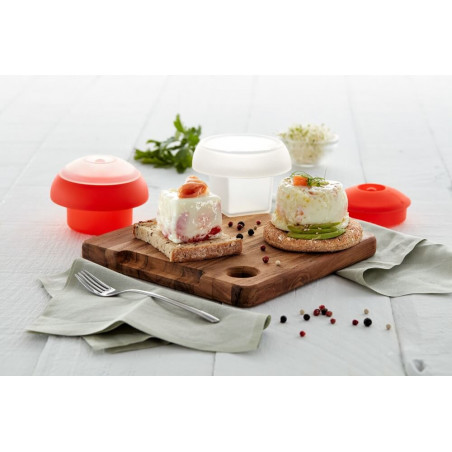 Уред за приготвяне на яйце в микровълнова Lekue 1009050, 100 мл, За 1 яйце, Платинен силикон, Червен/Прозрачен