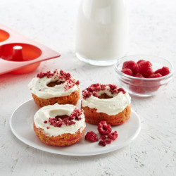 Форма за понички Lekue 1010164, 30.5x17.5x3.2 см, 540 мл, От -60 до +220C, Платинен силикон, Червен