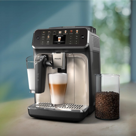 Кафеавтомат Philips EP5547/90 LatteGo, 1500W, 15 bar, 1.8 л, 20 напитки, Керамична мелачка с 12 нива, TFT, AquaClean, SilentBrew, AromaExtract, ExtraShot, Черен/Бежов
