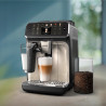 Кафеавтомат Philips EP5547/90 LatteGo, 1500W, 15 bar, 1.8 л, 20 напитки, Керамична мелачка с 12 нива, TFT, AquaClean, SilentBrew, AromaExtract, ExtraShot, Черен/Бежов