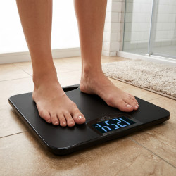 Кантар Adler AD 8193, До 250 кг, LCD, Индикатори за батерия и претоварване, Неплъзгащ се, Черен