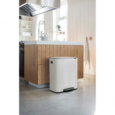 Кош за боклук Brabantia Bo Pedal 1003188, 2x30 л, Плавно затваряне, Противоплъзгаща основа, Бял