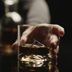 Комплект чаши за уиски LIITON 1006964 Everest, 270 мл, 2 бр, Удебелени стени, 3D дъно с форма на връх Еверест, Прозрачен