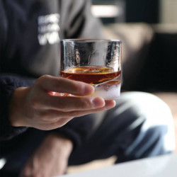 Комплект чаши за уиски LIITON 1009932 Yosemite, 240 мл, 2 бр, Удебелени стени, 3D дъно с форма парк Йосемити, Прозрачен