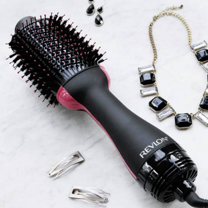 Електрическа четка за стилизиране и сушене REVLON Pro Collection RVDR5222, 800W, 3 степени, 2 скорости, Керамично покритие, Йонизация, Студен връх, Черен/розов