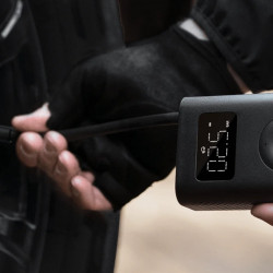 Акумулаторен компресор за въздух Xiaomi Portable Electric Air Compressor 2 BHR7112GL, 3-150 psi, До 10 гуми, 6 режима, 3 адаптера, LED фенер, Черен