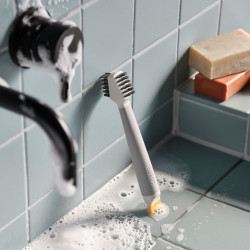 Четка за почистване на плочки Joseph Joseph CleanTech™ 6500021, 18х5х3 см, 2 вида влакна, Бежов