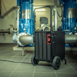 Професионален влагоуловител Woods WCD4 PRO, 230 м2, 2 скорости, 11.4 л, 41л/24ч, Хидростат, Работа до +2°C, Дръжка и колелца, 60 dB, IPX1, Черен