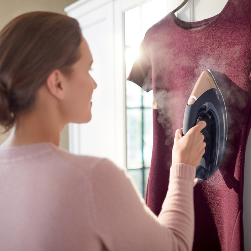 Парогенератор Philips PerfectCare 9000 PSG9050/20, 3100W, 1.8 л, 9 bar, 190 г/мин, 750 г парен удар, AI + камера, SteamGlide Elite, Черен