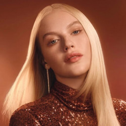 Преса за коса Dyson HT01 Airstrait RdVe/Gd 596931-01, 1600W, Маx 140C, Йонизация, 6 нива на темп, Щадяща косата, Медно покритие, LCD дисплей, Червено кадифе/златист