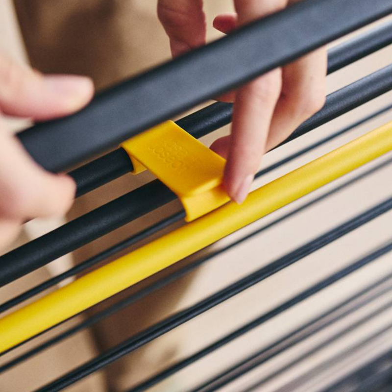 Сушилник за дрехи Joseph Joseph AirFrame™ 5000024, 16 м, 3 нива, Сгъваем, Заключващ механизъм, Удължени релси за дълги дрехи, Черен/жълт