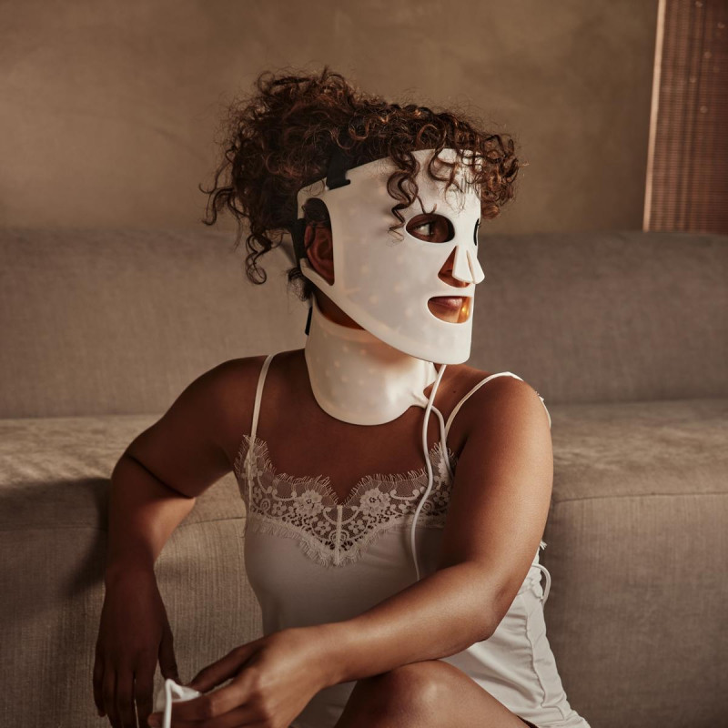 Фототерапевтична маска за лице Silk'n LED Face Mask 100 FLM100PE1001, Автономия 130 мин, 4 режима, 10 минутна сесия, Гъвкав дизайн, Бял