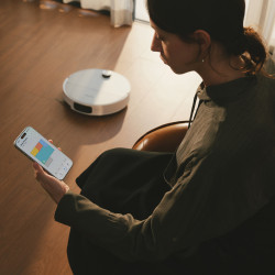 Прахосмукачка робот Roborock Saros 20 Sonic Complete, 65W, 36000 Pa, 228 мл/2.7 л, AdaptiLift 3.0, RetractSense LiDAR с Reactive AI 3.0, Автономия 190 мин, Бял