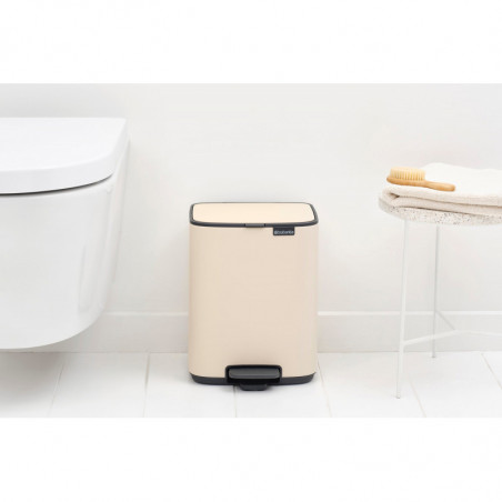 Кош за боклук Brabantia Bo Pedal 1010077, 7 л, Плавно затваряне, Гумирана основа, Бежов