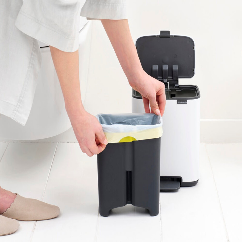 Кош за боклук Brabantia Bo Pedal 1010117, 4 л, Леко затваряне, Противоплъзгаща основа, Бял