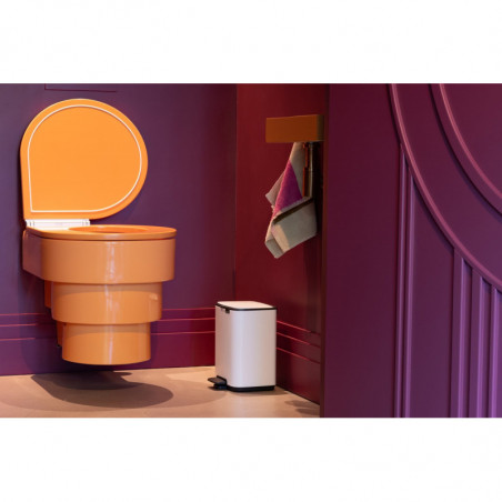 Кош за боклук Brabantia Bo Pedal 1010118, 7 л, Плавно затваряне, Гумирана основа, Бял