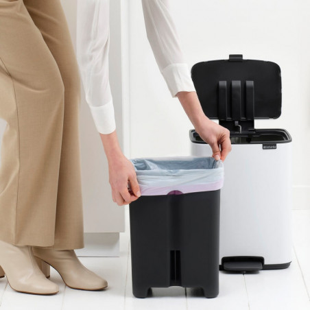 Кош за боклук Brabantia Bo Pedal 1010119, 12 л, Леко затваряне, Противоплъзгаща основа, Бял