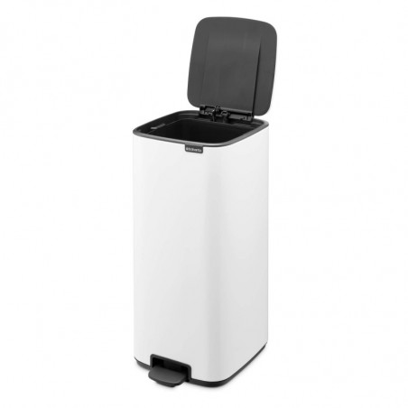 Кош за боклук Brabantia Bo Pedal 1010120, 30 л, Леко затваряне, Противоплъзгаща основа, Бял
