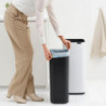 Кош за боклук Brabantia Bo Touch 1010121, 30 л, Плавно и безшумно отваряне, Голям отвор, Бял