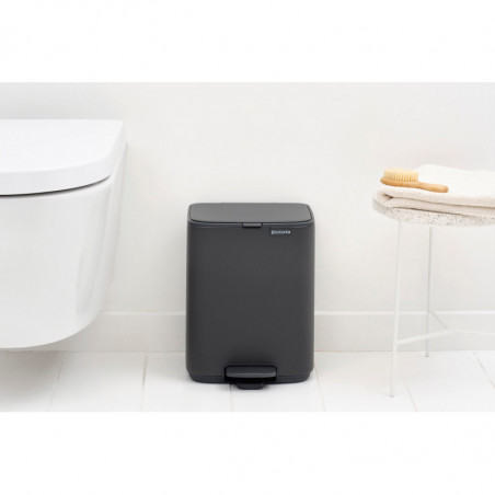 Кош за боклук Brabantia Bo Pedal 1010132, 7 л, Плавно затваряне, Гумирана основа, Минерално покритие, Тъмносив