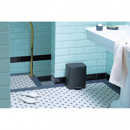 Кош за боклук Brabantia Bo Pedal 1010132, 7 л, Плавно затваряне, Гумирана основа, Минерално покритие, Тъмносив