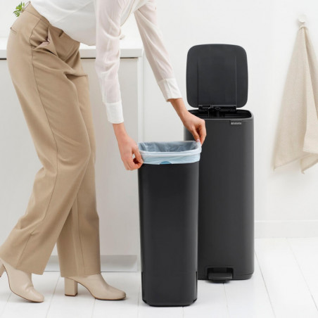 Кош за боклук Brabantia Bo Pedal 1010134, 30 л, Леко затваряне, Противоплъзгаща основа, Минерално покритие, Тъмносив