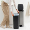Кош за боклук Brabantia Bo Pedal 1010144, 30 л, Леко затваряне, Противоплъзгаща основа, Устойчив на пръстови отпечатъци, Инокс/Мат