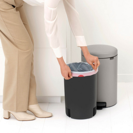 Кош за боклук с педал Brabantia NewIcon 1010441, 20 л, Плавно затваряне, Противоплъзгаща основа, Светлосив