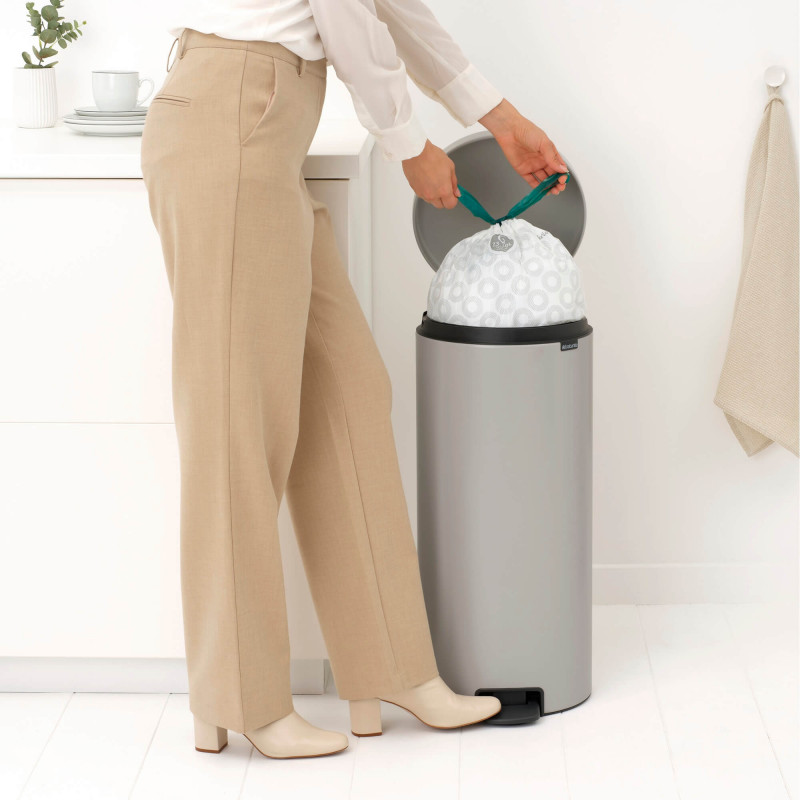 Кош за боклук с педал Brabantia NewIcon 1010442, 30 л, Плавно затваряне, Противоплъзгаща основа, Светлосив